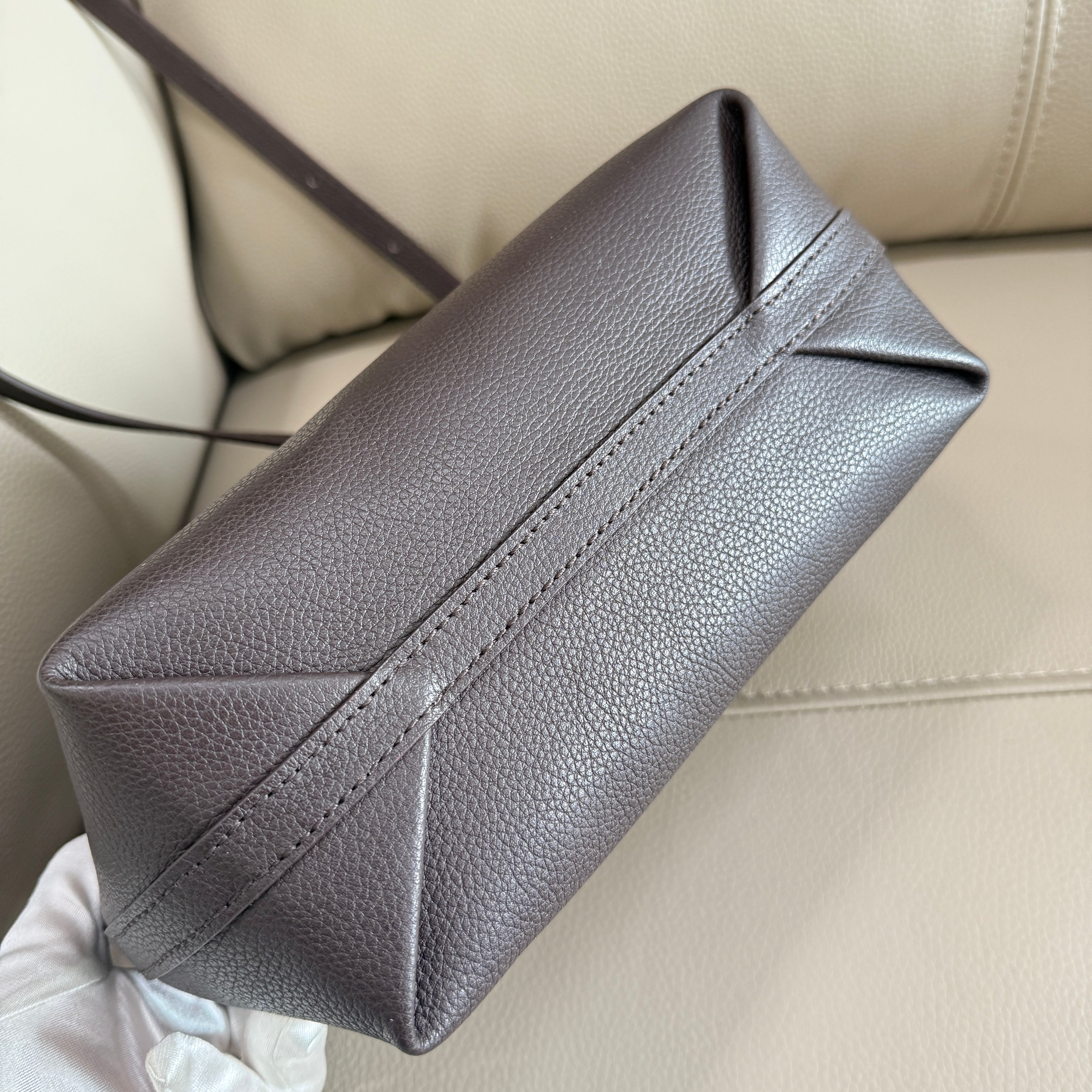 Reversible Heritage-Style Tote Bag – Soft, Everyday Carryall for Effortless Elegance